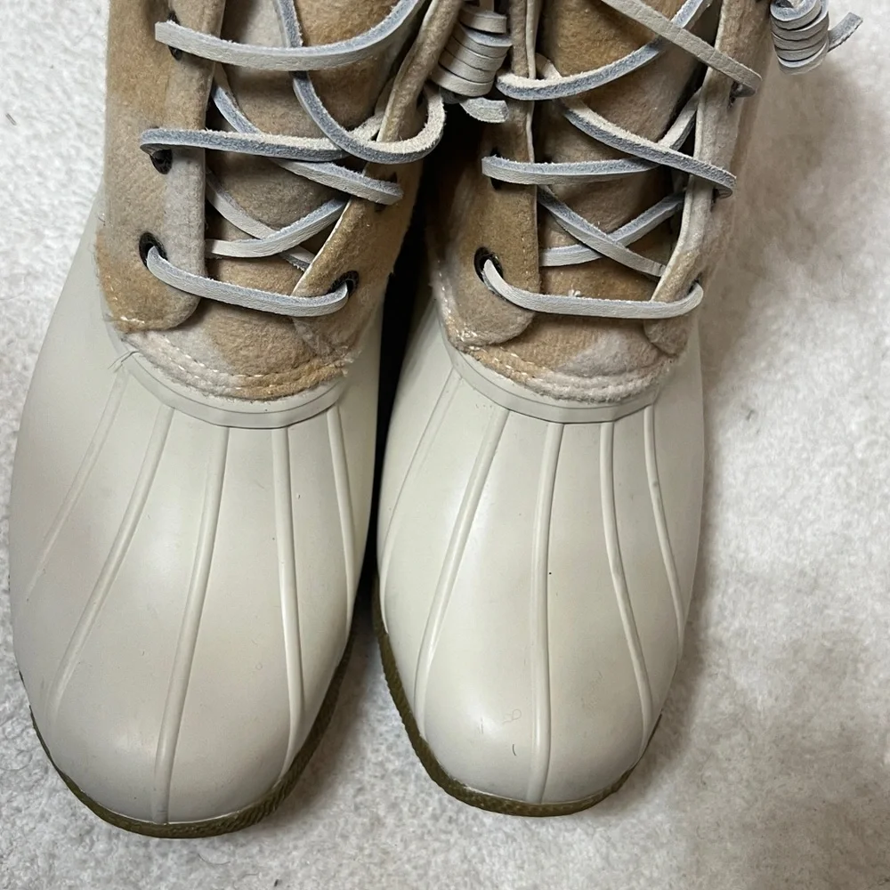 Sperry Women’s Duck Rain Boots Shoes Sz 8 Cream & Tan Saltwater Buffalo Check